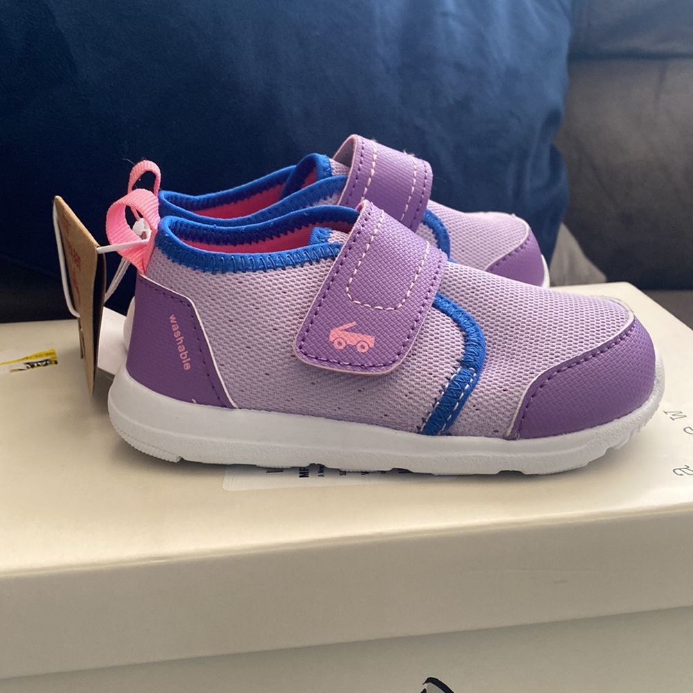 See Kai Run Sneakers - Picture 8 of 9